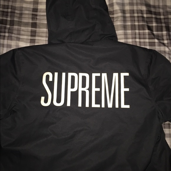 Supreme: heavy hooded windbreaker - Picture 2 of 3